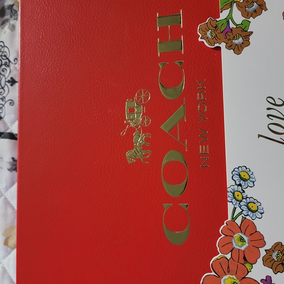 Empty Box - Picture 4 of 5